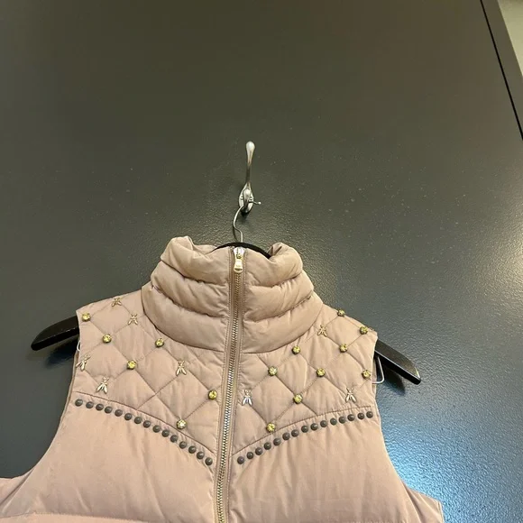 Patrizia Pepe size 40 (sz 6) soft pink Duck Down Vest with Studded BEE/Jewels - Picture 4 of 14
